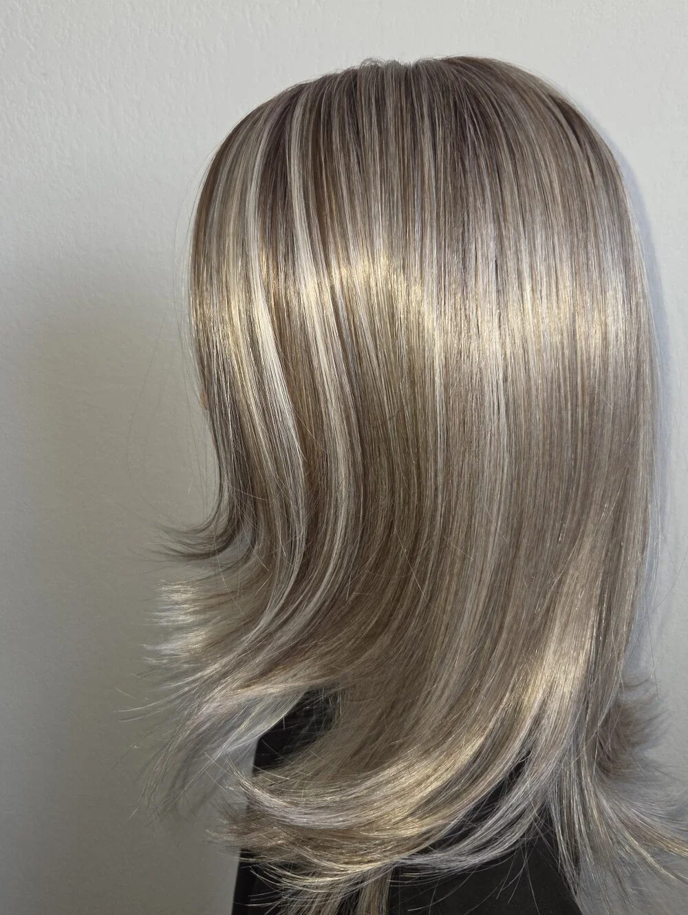 Stacy's Story- Roxie Glacier Blonde- Standard